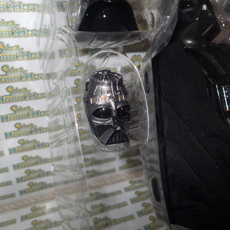 Sideshow Collectibles 1000763 - Darth Vader Sixth Scale Figure