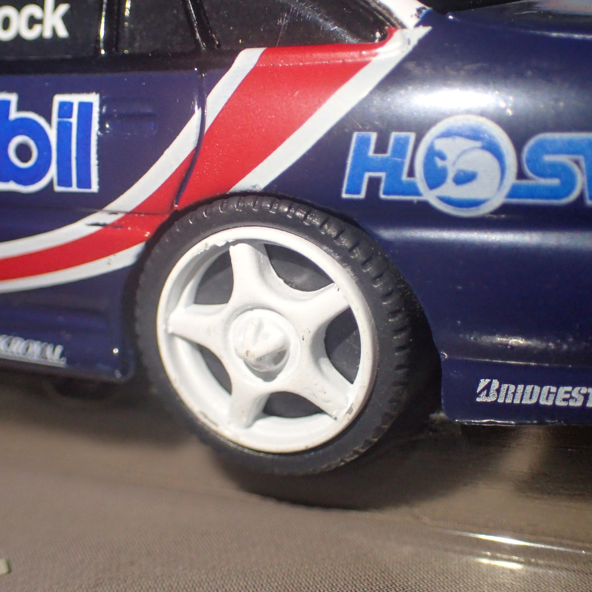 Classic Carlectables 1005-1 - 1/43 Scale Holden VS Commodore 1997 Holden Racing Team Peter Brock