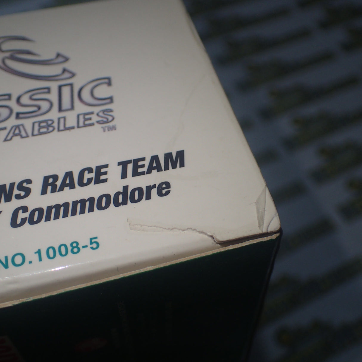 Classic Carlectables Holden 1008-5 1:43 VY Commodore 2004 Perkins Motorsport Paul Dumbrell