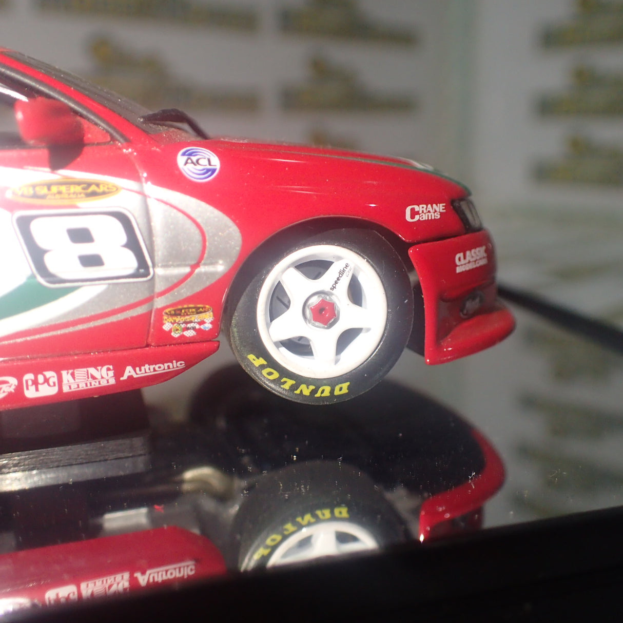 Classic Carlectables Holden 1008-5 1:43 VY Commodore 2004 Perkins Motorsport Paul Dumbrell