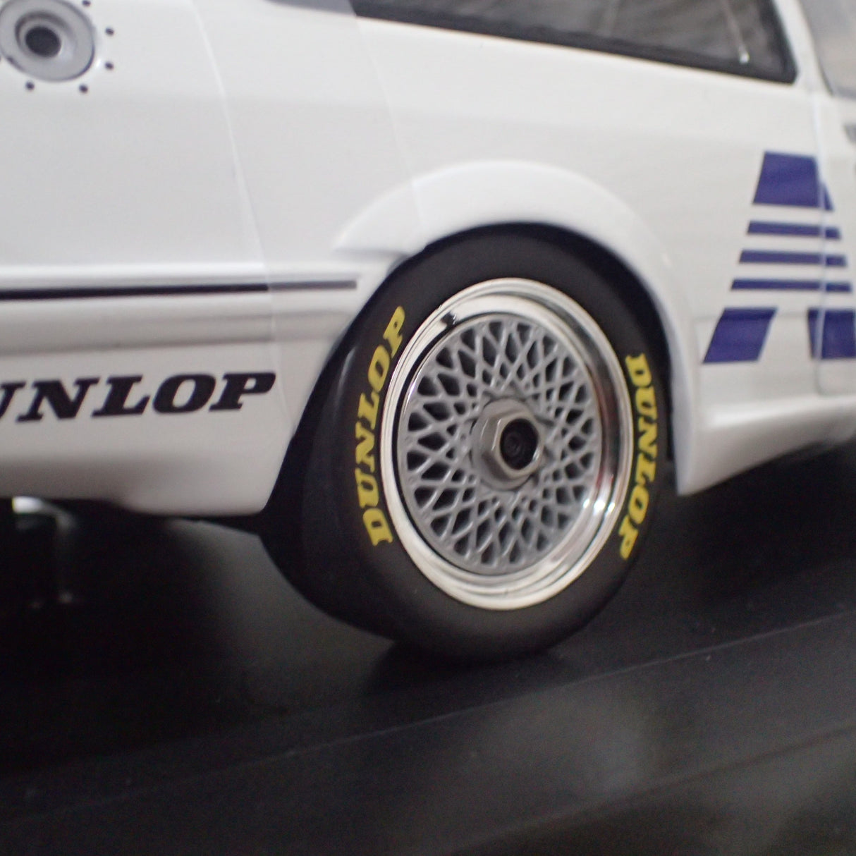 BIANTE MiniChamps 103 888009 - 1/18 Scale Ford Sierra RS 500 Tooheys 1000 Bathurst '88 Moffat