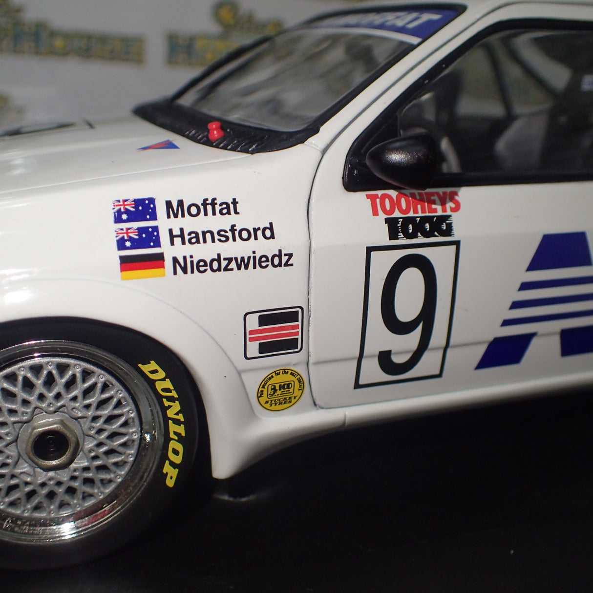 BIANTE MiniChamps 103 888009 - 1/18 Scale Ford Sierra RS 500 Tooheys 1000 Bathurst '88 Moffat