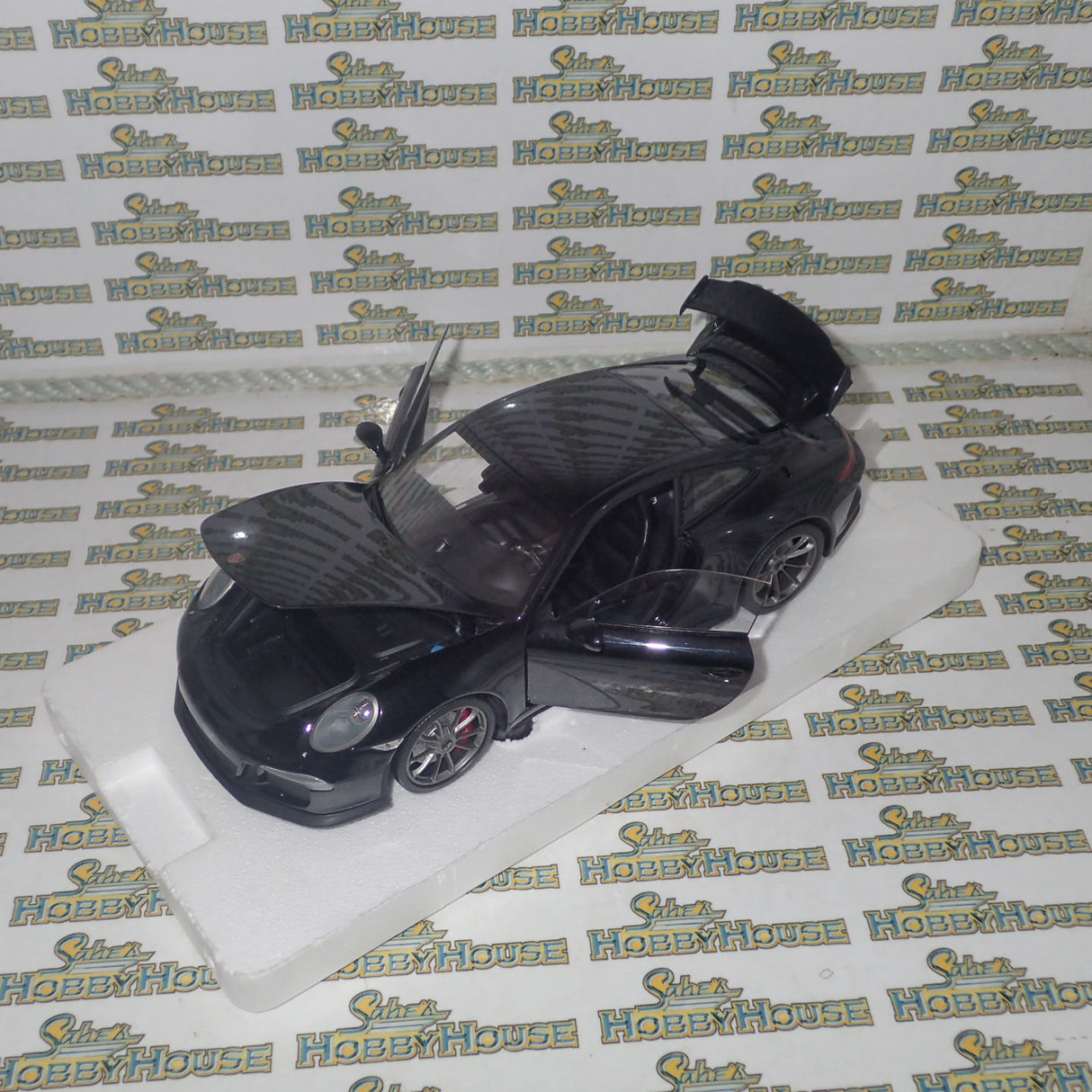 MINICHAMPS 100 062724 - 1/18 PORSCHE 911 GT3 2013 Black M. to 300 units worldwide