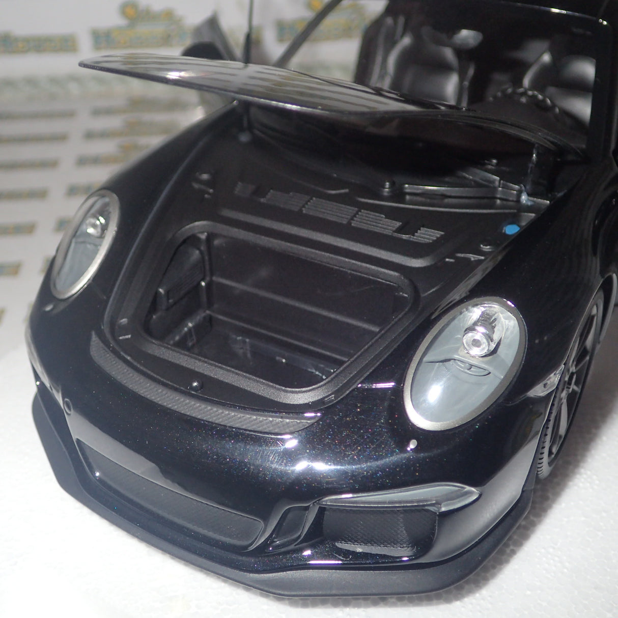 MINICHAMPS 100 062724 - 1/18 PORSCHE 911 GT3 2013 Black M. to 300 units worldwide