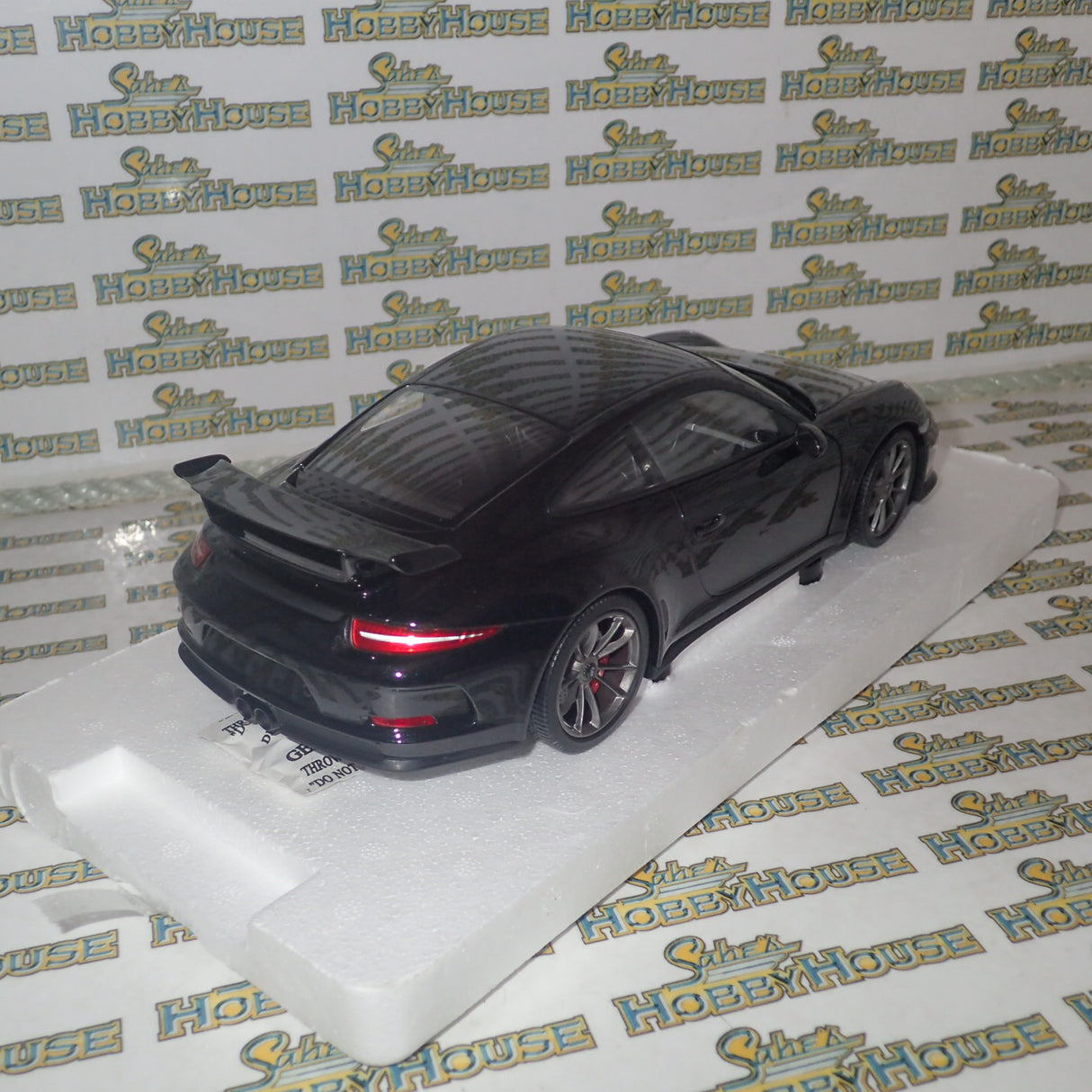 MINICHAMPS 100 062724 - 1/18 PORSCHE 911 GT3 2013 Black M. to 300 units worldwide