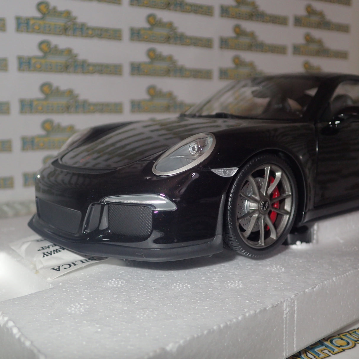 MINICHAMPS 100 062724 - 1/18 PORSCHE 911 GT3 2013 Black M. to 300 units worldwide