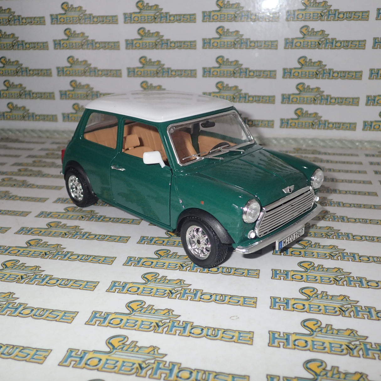 Bburago Gold 12036 - 1/18 1969 Mini Cooper Diecast Model Replica