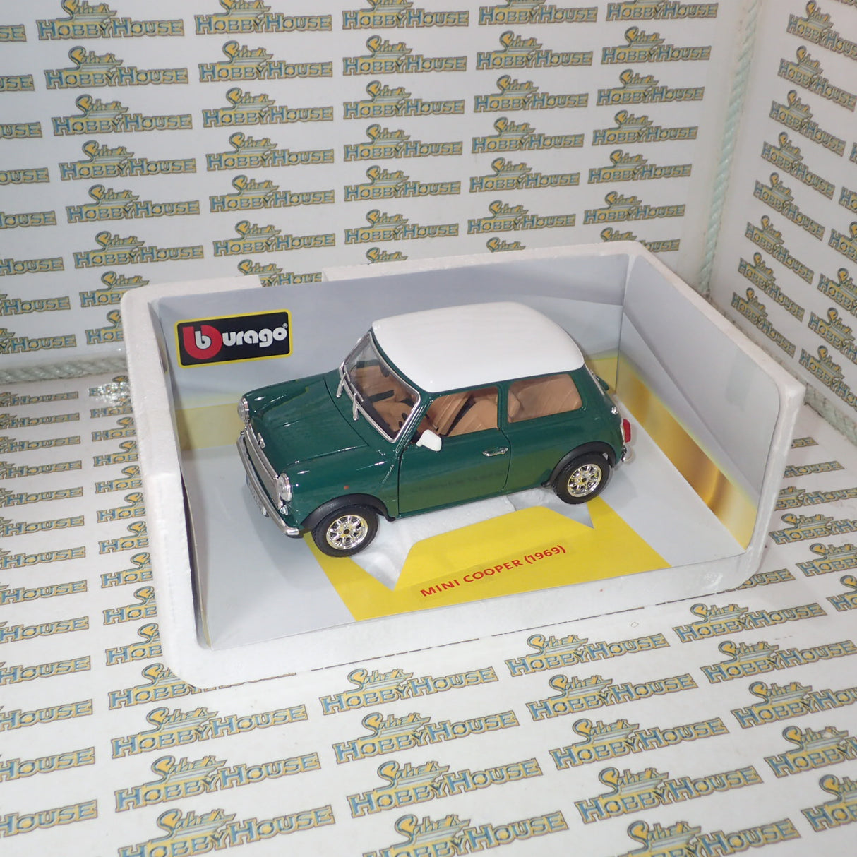 Bburago Gold 12036 - 1/18 1969 Mini Cooper Diecast Model Replica