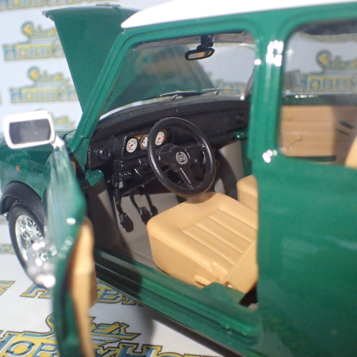 Bburago Gold 12036 - 1/18 1969 Mini Cooper Diecast Model Replica