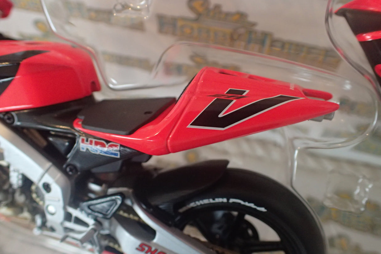 MINICHAMPS 122 017946 1/12 HONDA RC211V V.ROSSI SUMMER TESTBIKE GP 500 2001