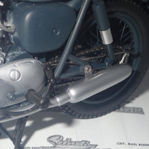 Minichamps 122 133500 - 1:12 Triumph TR6 1955 MOVIE The Great Escape Steve McQueen Scale Model Replica