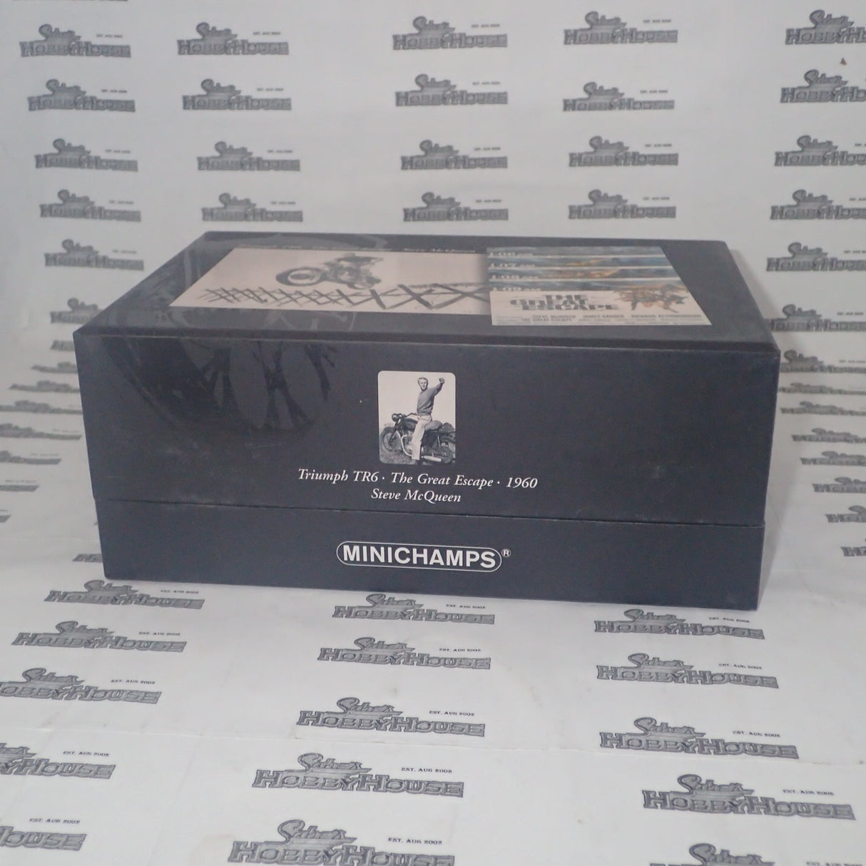 Minichamps 122 133500 - 1:12 Triumph TR6 1955 MOVIE The Great Escape Steve McQueen Scale Model Replica