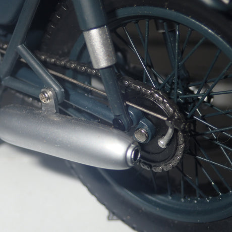 Minichamps 122 133500 - 1:12 Triumph TR6 1955 MOVIE The Great Escape Steve McQueen Scale Model Replica