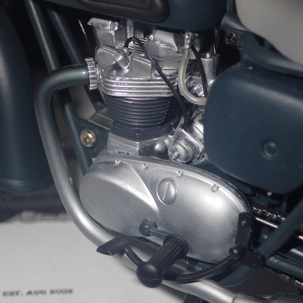 Minichamps 122 133500 - 1:12 Triumph TR6 1955 MOVIE The Great Escape Steve McQueen Scale Model Replica