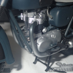 Minichamps 122 133500 - 1:12 Triumph TR6 1955 MOVIE The Great Escape Steve McQueen Scale Model Replica