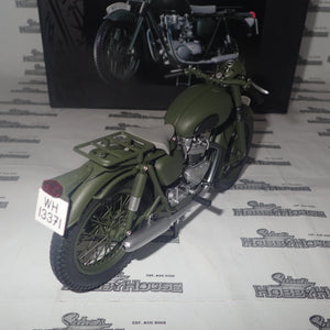Minichamps 122 133501 - 1:12 Triumph TR6 1962 green Scale Model Replica
