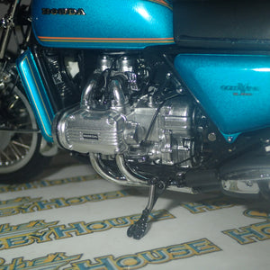Minichamps 122 161600 - 1:12 Scale HONDA GOLDWING GL 1000 K3 1975 TURQUOISE METALLIC Scale Model Replica