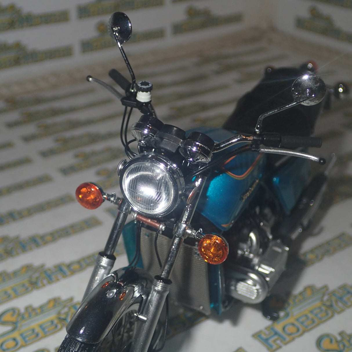 Minichamps 122 161600 - 1:12 Scale HONDA GOLDWING GL 1000 K3 1975 TURQUOISE METALLIC Scale Model Replica