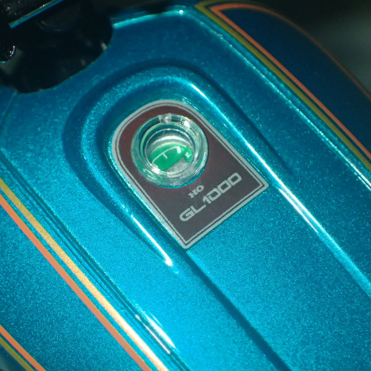 Minichamps 122 161600 - 1:12 Scale HONDA GOLDWING GL 1000 K3 1975 TURQUOISE METALLIC Scale Model Replica