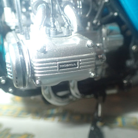 Minichamps 122 161600 - 1:12 Scale HONDA GOLDWING GL 1000 K3 1975 TURQUOISE METALLIC Scale Model Replica