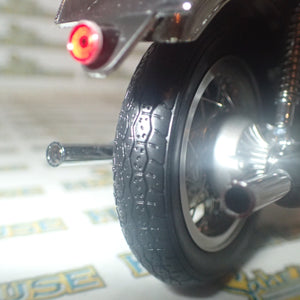 Minichamps 122 161600 - 1:12 Scale HONDA GOLDWING GL 1000 K3 1975 TURQUOISE METALLIC Scale Model Replica