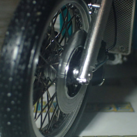 Minichamps 122 161600 - 1:12 Scale HONDA GOLDWING GL 1000 K3 1975 TURQUOISE METALLIC Scale Model Replica