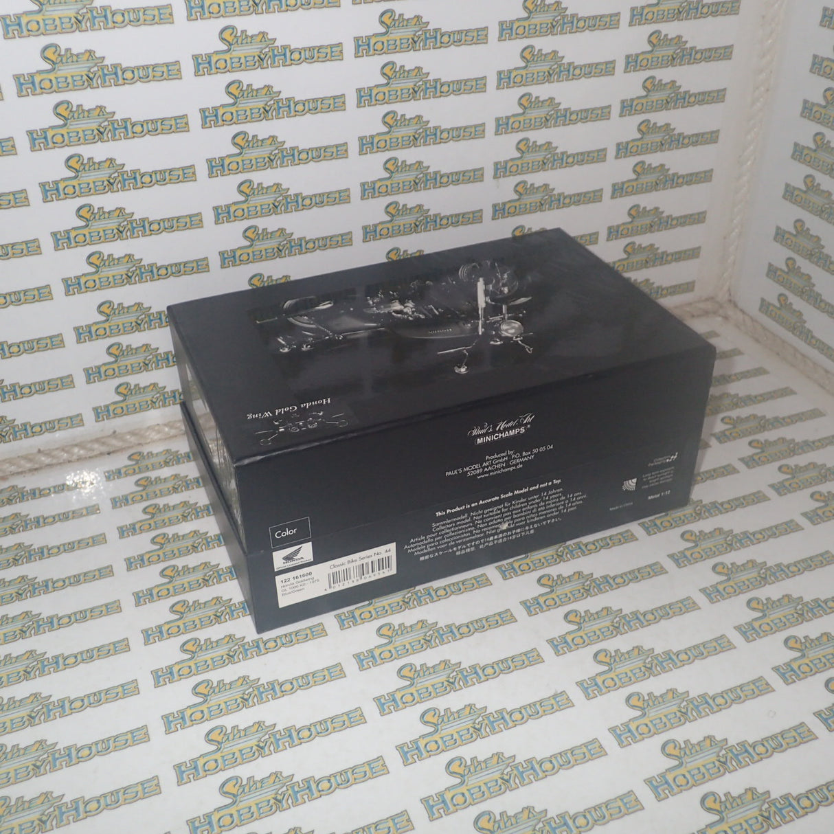 Minichamps 122 161600 - 1:12 Scale HONDA GOLDWING GL 1000 K3 1975 TURQUOISE METALLIC Scale Model Replica