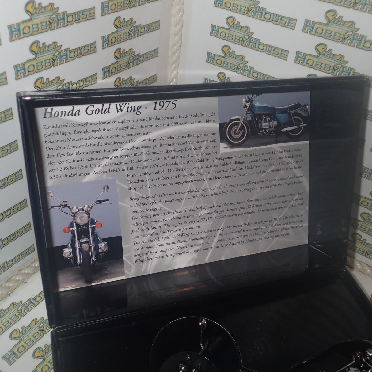 Minichamps 122 161600 - 1:12 Scale HONDA GOLDWING GL 1000 K3 1975 TURQUOISE METALLIC Scale Model Replica