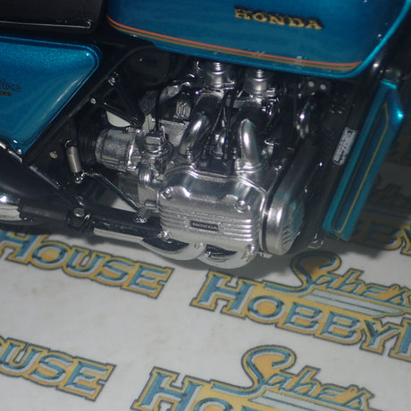 Minichamps 122 161600 - 1:12 Scale HONDA GOLDWING GL 1000 K3 1975 TURQUOISE METALLIC Scale Model Replica