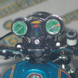 Minichamps 122 161600 - 1:12 Scale HONDA GOLDWING GL 1000 K3 1975 TURQUOISE METALLIC Scale Model Replica