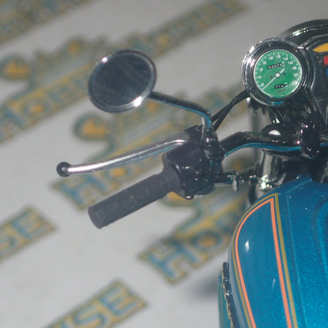 Minichamps 122 161600 - 1:12 Scale HONDA GOLDWING GL 1000 K3 1975 TURQUOISE METALLIC Scale Model Replica