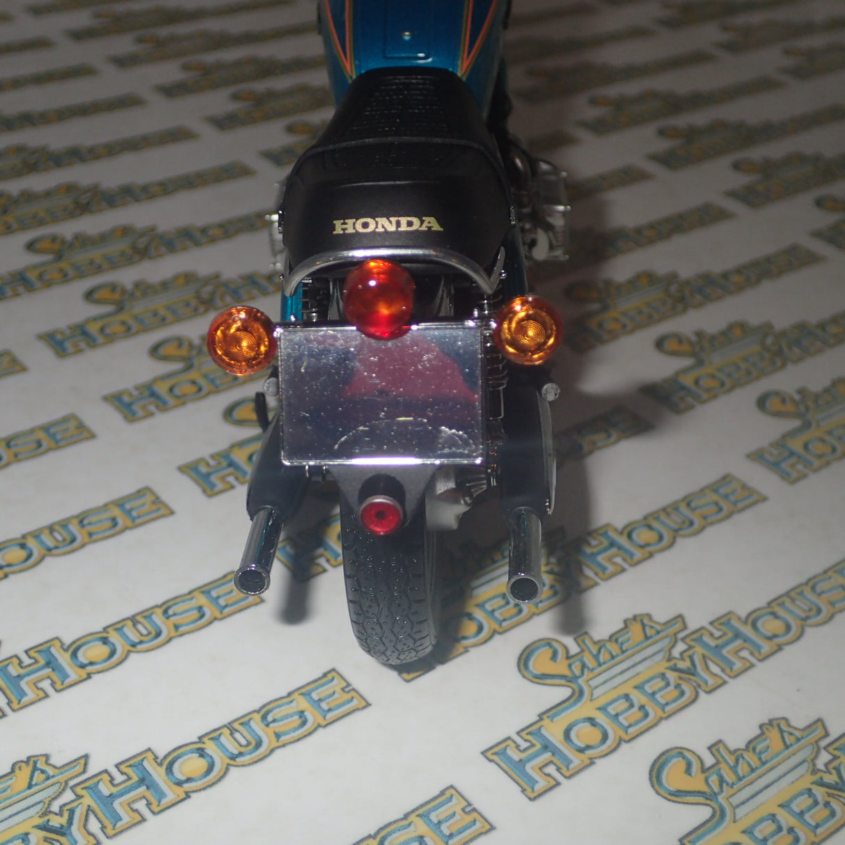 Minichamps 122 161600 - 1:12 Scale HONDA GOLDWING GL 1000 K3 1975 TURQUOISE METALLIC Scale Model Replica