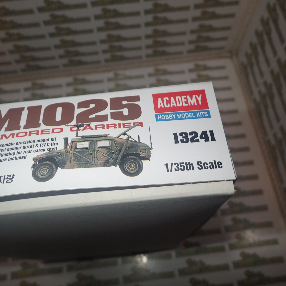 Academy ACA-13241 - 1/35 M-1025 Armored Carrier Plastic Model Kit