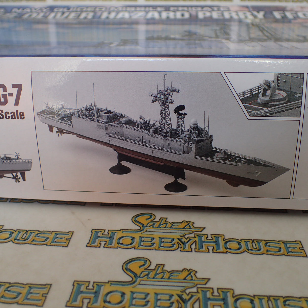 Academy ACA-14102 - 1/350 Scale - USS Oliver Hazard Perry FFG-7 U.S. Navy Guided Missile Frigate Plastic Model Kit With Australian Decals