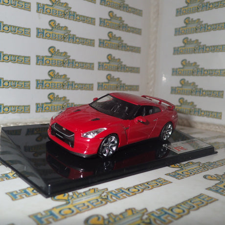 Fujimi 152134 - 1/43 Scale Nissan GTR in Red (LHD) Diecast Scale Model Replica