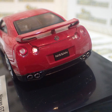 Fujimi 152134 - 1/43 Scale Nissan GTR in Red (LHD) Diecast Scale Model Replica