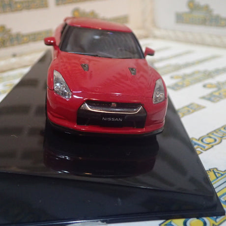 Fujimi 152134 - 1/43 Scale Nissan GTR in Red (LHD) Diecast Scale Model Replica