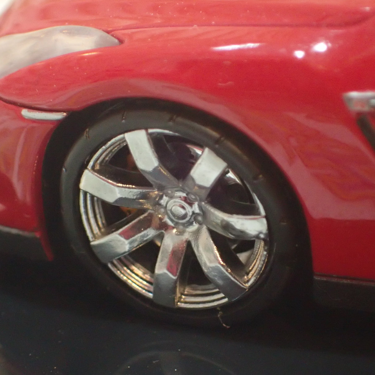 Fujimi 152134 - 1/43 Scale Nissan GTR in Red (LHD) Diecast Scale Model Replica