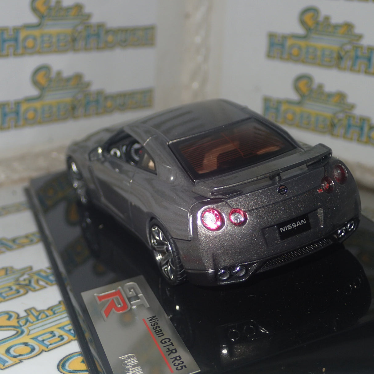 Fujimi 152158 - 1/43 Scale - Nissan GTR in Grey (LHD) Diecast Scale Model Replica