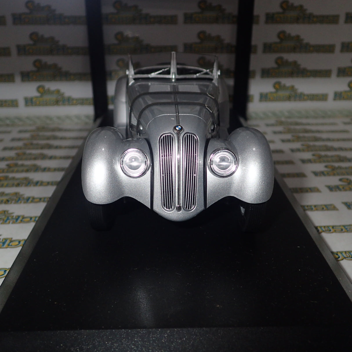 Minichamps 155 025030 - 1/18 Scale - 1936 BMW 328 in Silver Diecast Scale Model Replica