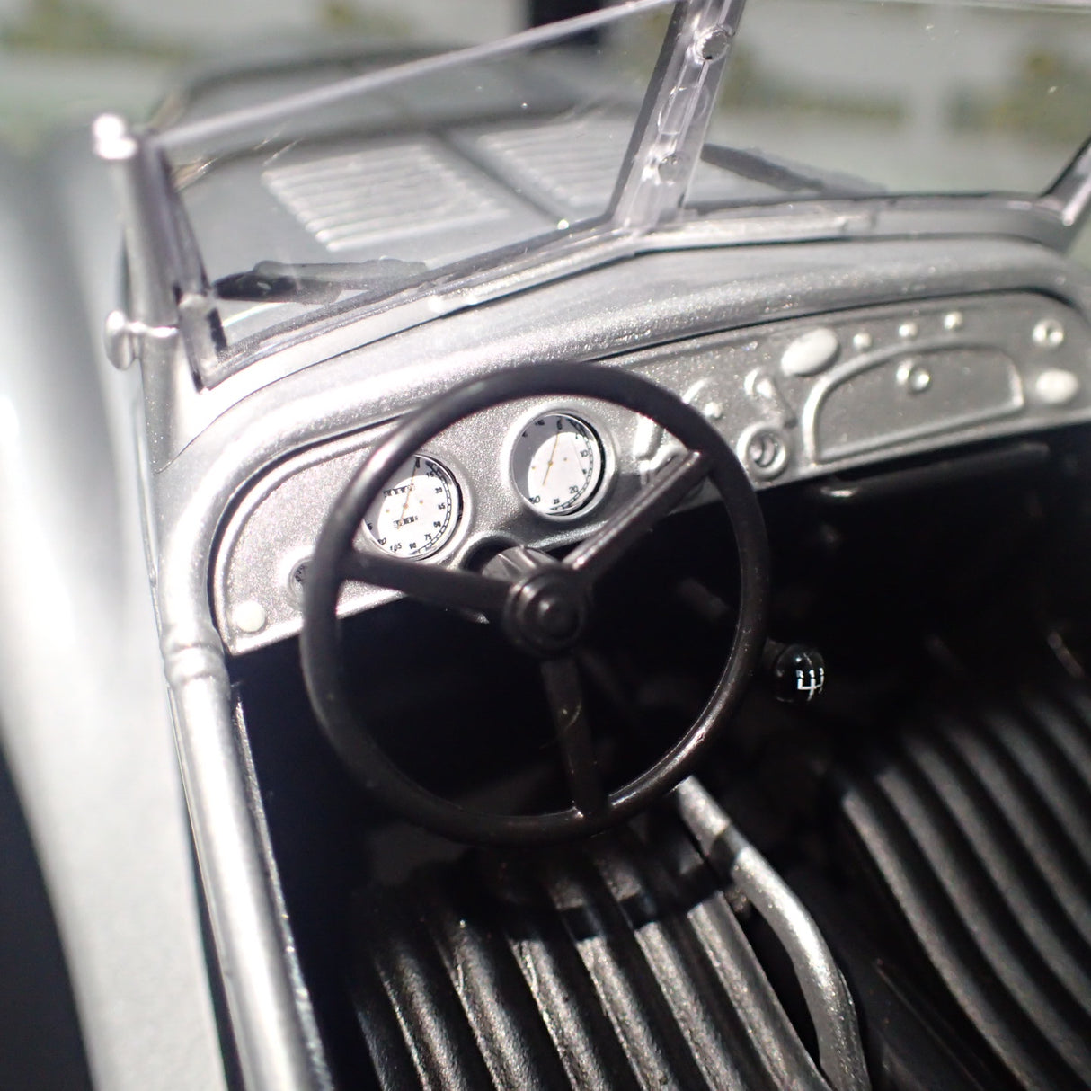 Minichamps 155 025030 - 1/18 Scale - 1936 BMW 328 in Silver Diecast Scale Model Replica