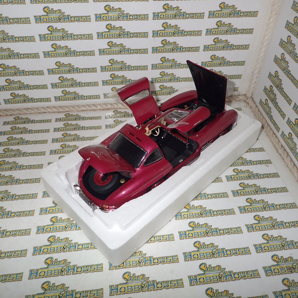 MINICHAMPS 180 039008 - 1/18 SCALE 1954 Mercedes-Benz 300SL Gullwing, Strawberry Red, 1 of 336