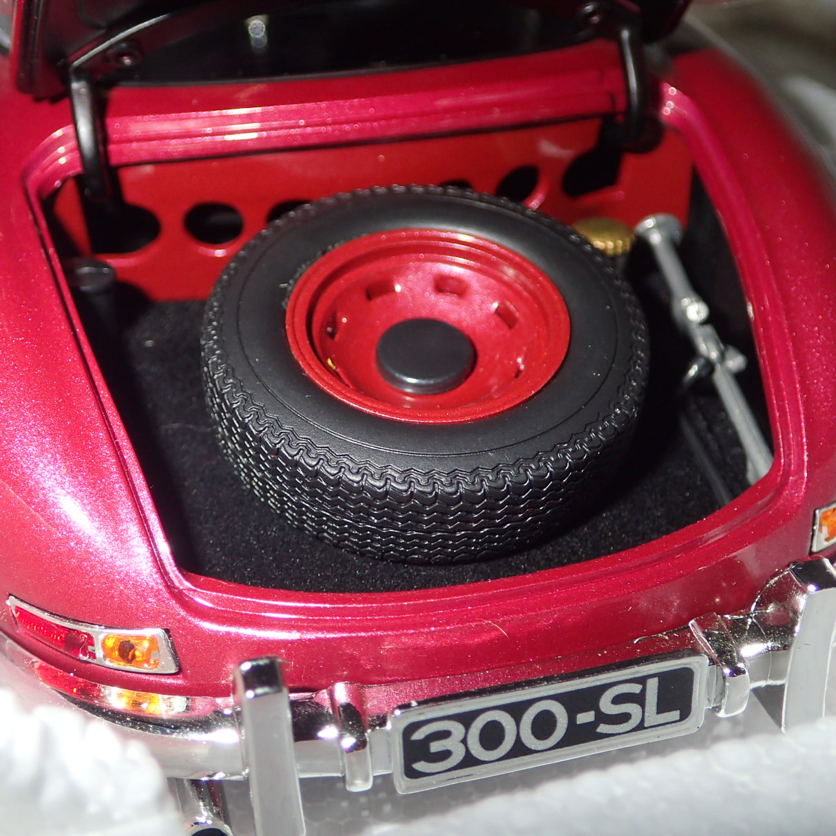 MINICHAMPS 180 039008 - 1/18 SCALE 1954 Mercedes-Benz 300SL Gullwing, Strawberry Red, 1 of 336