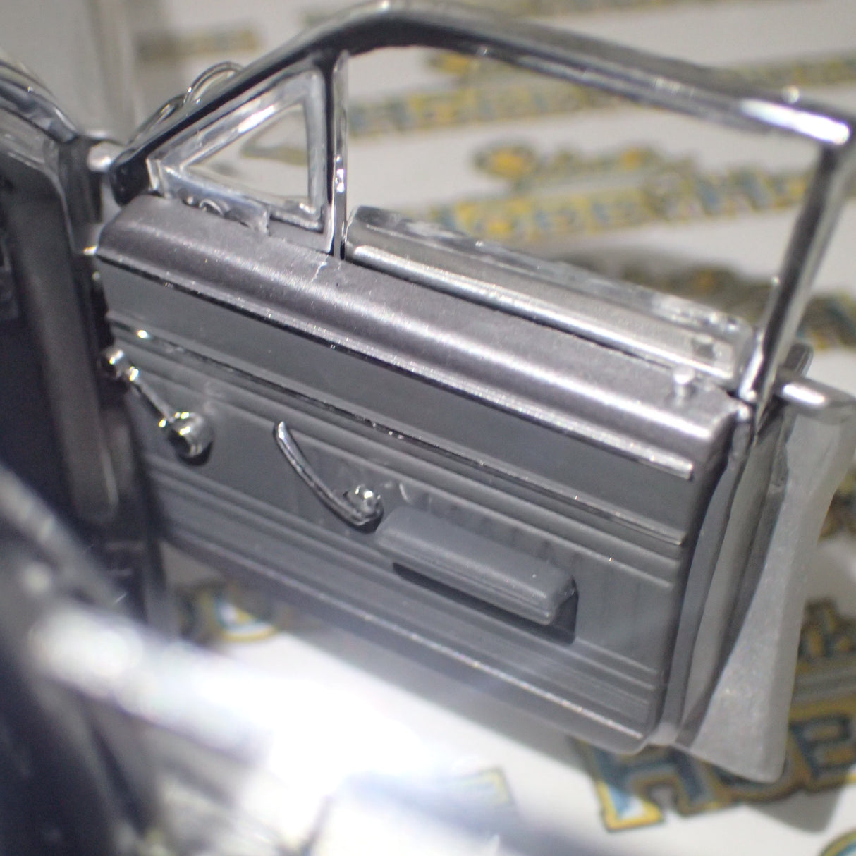 Classic Carlectables 18071 – 1/18 Ford XR Falcon GT Silver Promotional Car Die-cast Model Replica