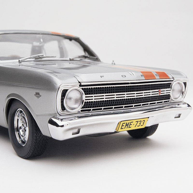 Classic Carlectables 18071 – 1/18 Ford XR Falcon GT Silver Promotional Car Die-cast Model Replica
