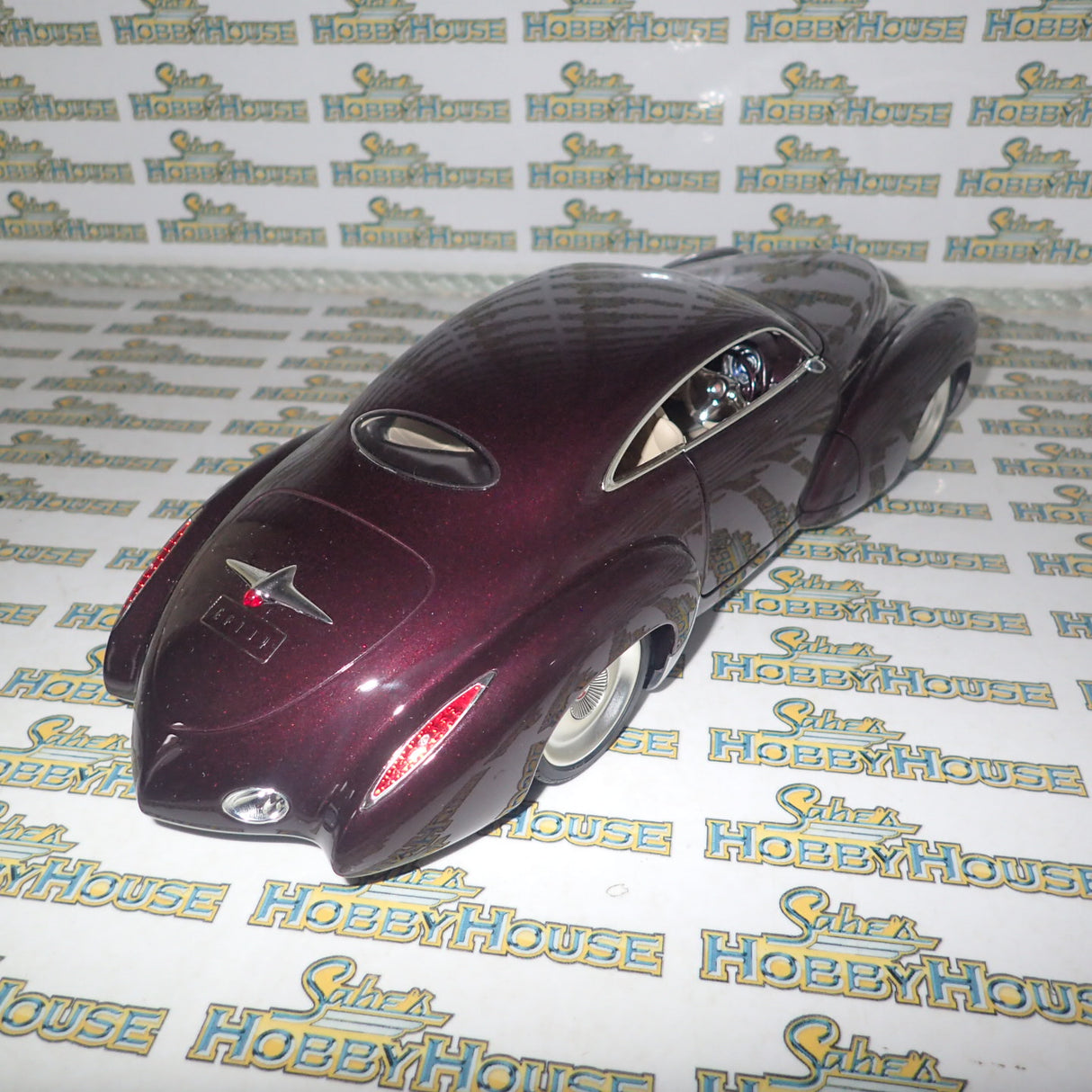 Classic Carlectables 18221 - 1/18 Scale Holden Efijy Diecast Model Replica