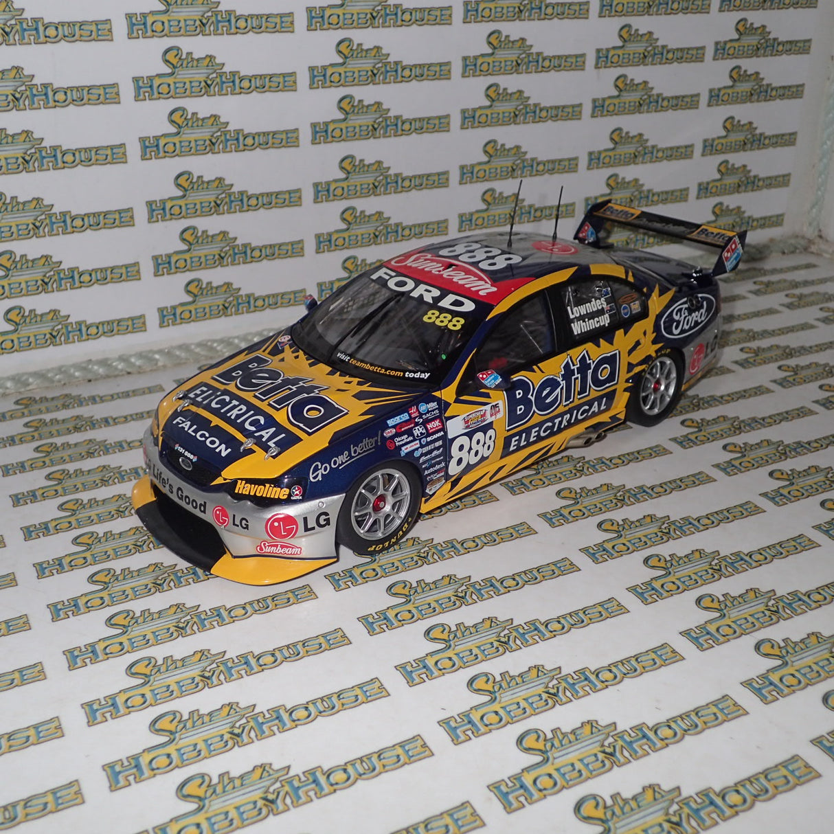 Classic Carlectables 18273 - 1:18 Ford BA Falcon 2006 Triple Eight Race Engineering Lowndes/Wincup Bathurst 1000