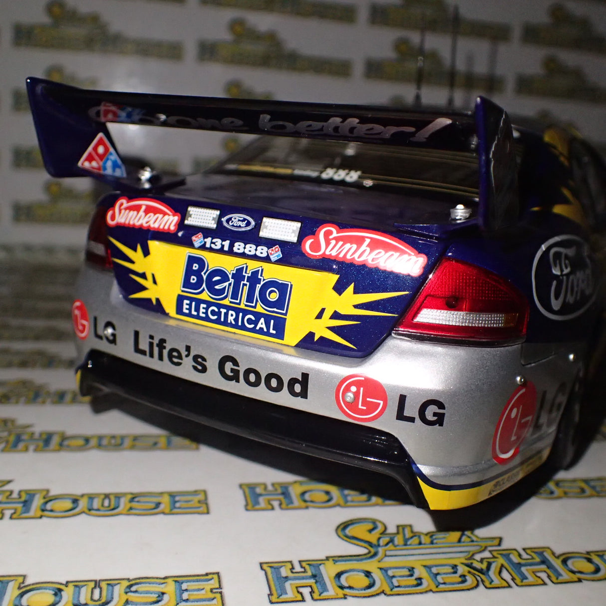 Classic Carlectables 18273 - 1:18 Ford BA Falcon 2006 Triple Eight Race Engineering Lowndes/Wincup Bathurst 1000
