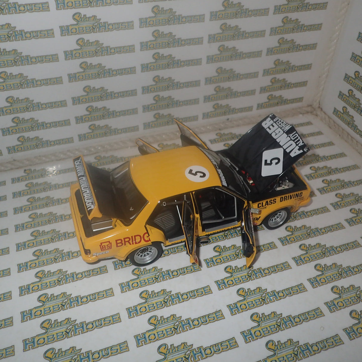 Classic Carlectables 18307 - 1/18 Scale Holden L34 Torana 1975 Bathurst Winner