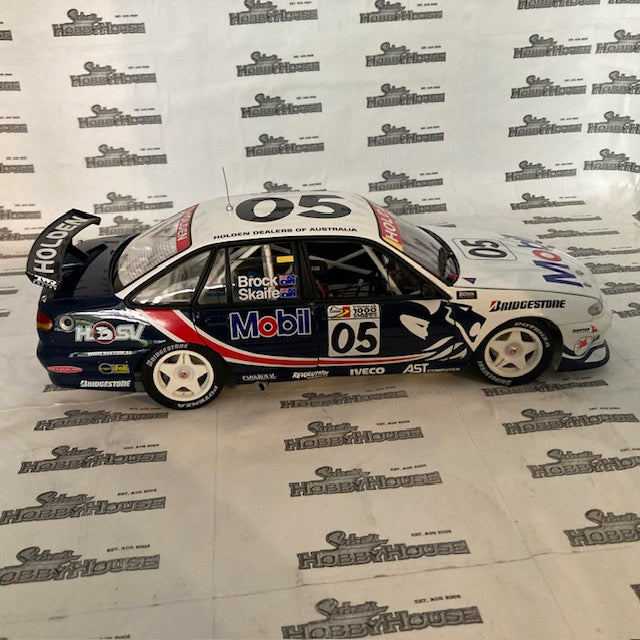 Classic Carlectables 18313 - 1/18 Scale HRT Peter Brock Mark Skaife VS Commodore 1997 Bathurst Pole Position